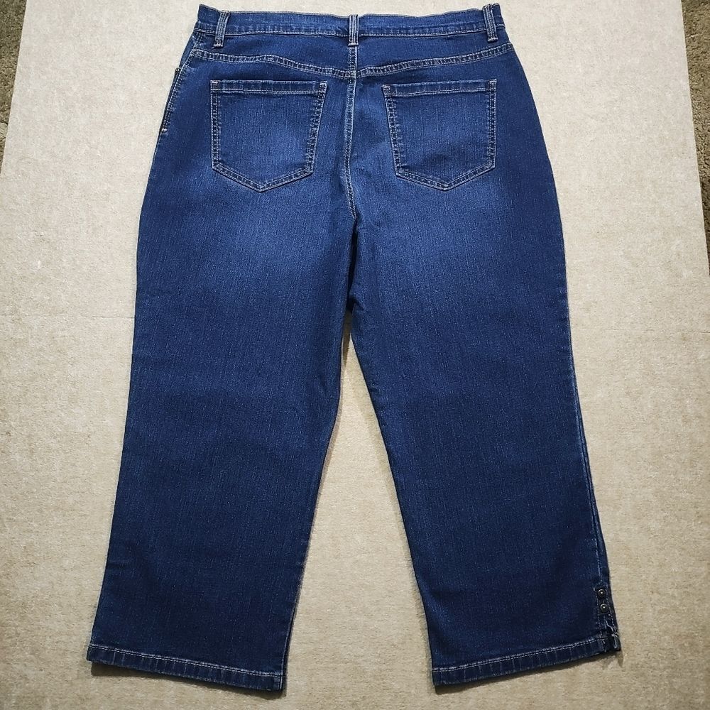Gloria Vanderbilt Slimming Effect Capri Denim Blue Jean Pants #7 - Picture 2 of 10